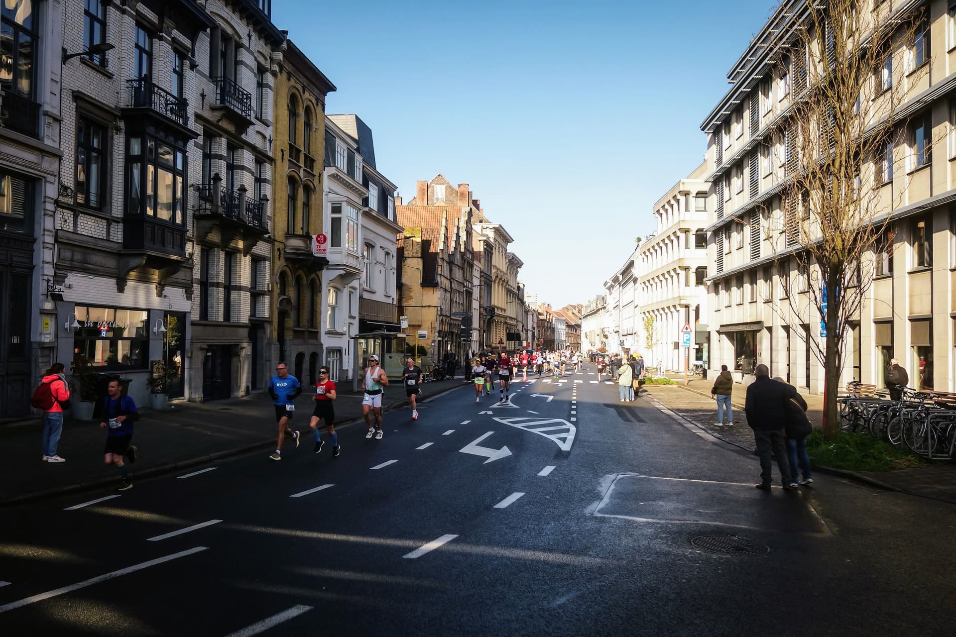 The course through Ghent's streets in the sun